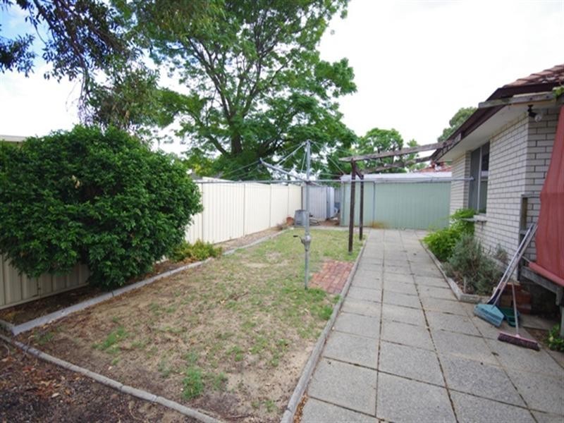 15 Colne Way, Girrawheen WA 6064