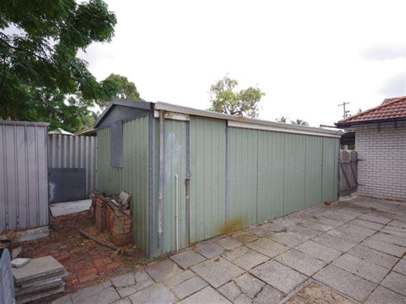 15 Colne Way, Girrawheen WA 6064