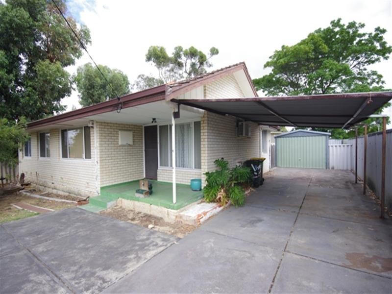 15 Colne Way, Girrawheen WA 6064