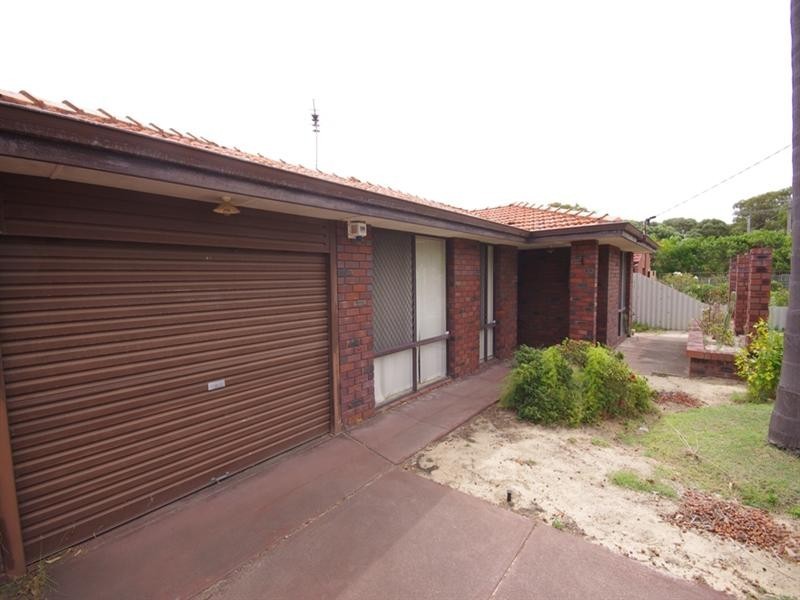 26 Arnos Way, Girrawheen WA 6064