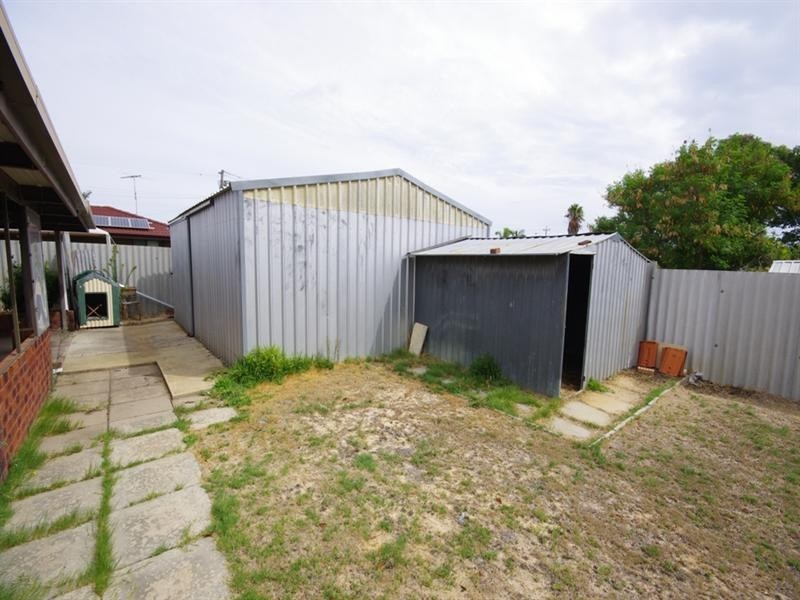 26 Arnos Way, Girrawheen WA 6064