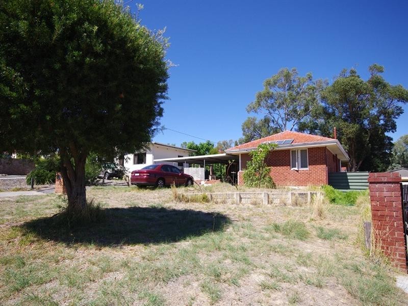 33 Manolas Way, Girrawheen WA 6064