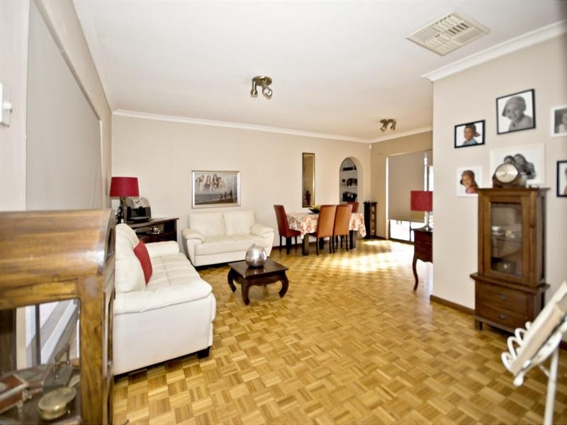 43 Redcliffe Avenue, Balga WA 6061