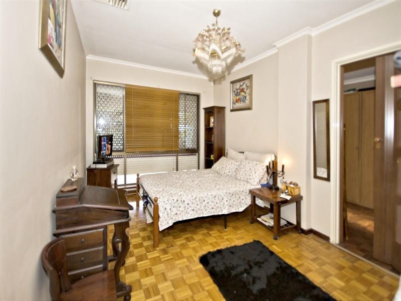 43 Redcliffe Avenue, Balga WA 6061