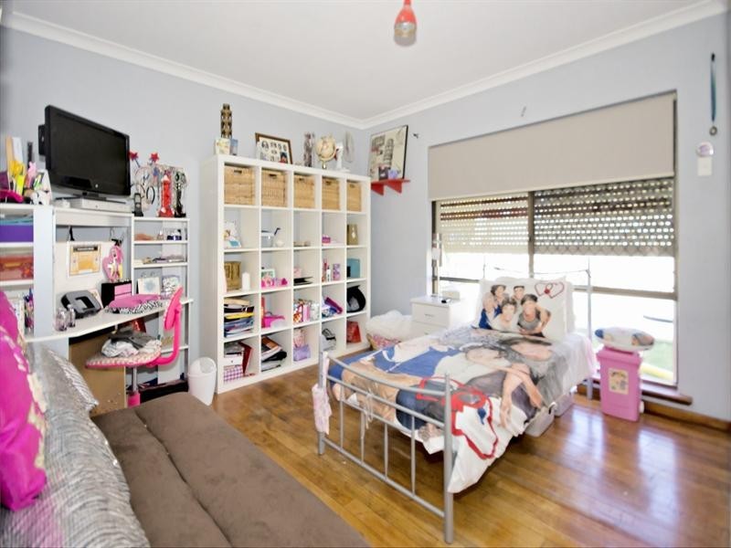 43 Redcliffe Avenue, Balga WA 6061