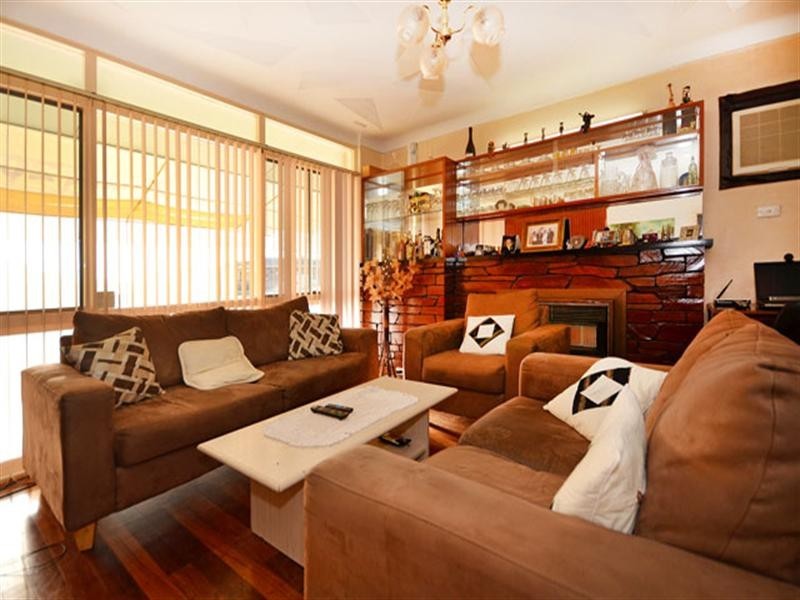 286 Flinders Street, Nollamara WA 6061