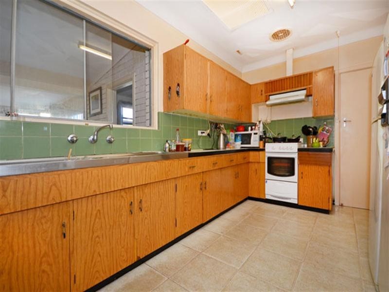 286 Flinders Street, Nollamara WA 6061