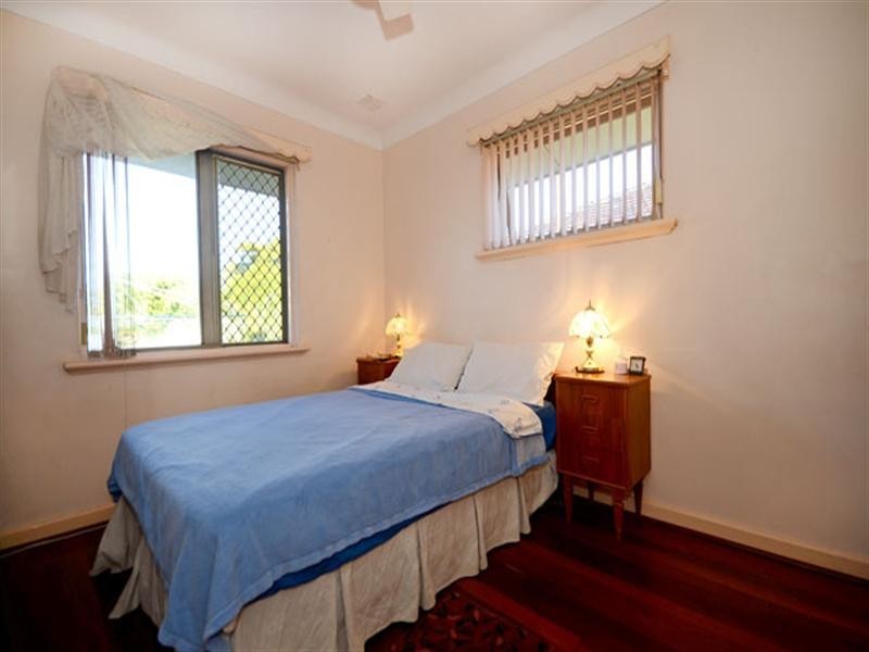 286 Flinders Street, Nollamara WA 6061