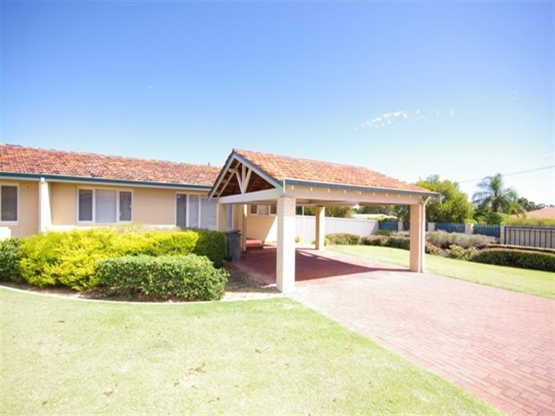 1/15 Westbrook Way, Girrawheen WA 6064