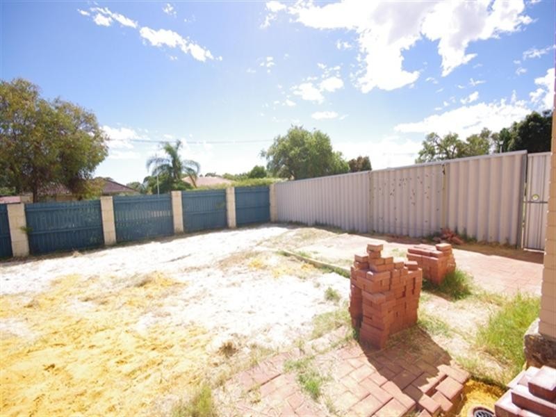 1/15 Westbrook Way, Girrawheen WA 6064