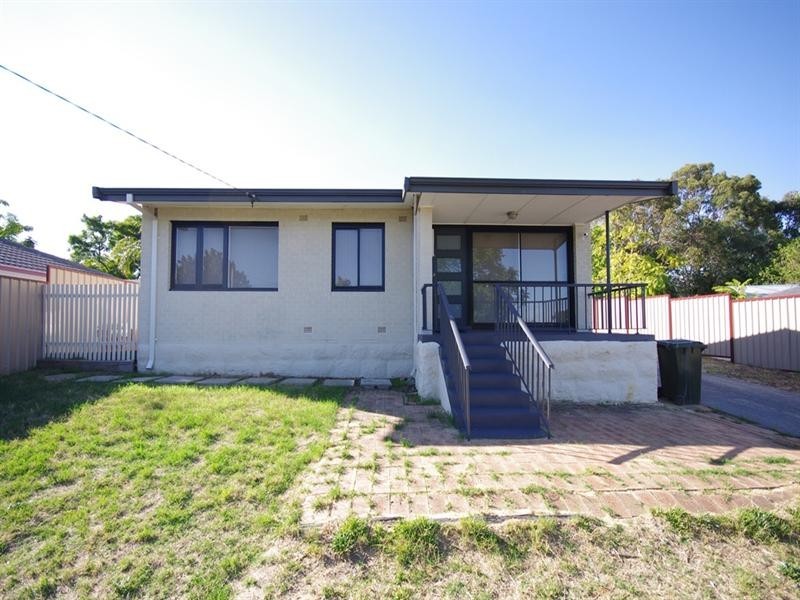 33 Colne Way, Girrawheen WA 6064