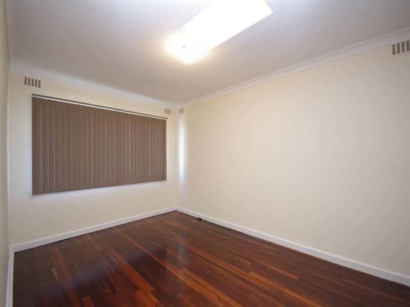 33 Colne Way, Girrawheen WA 6064