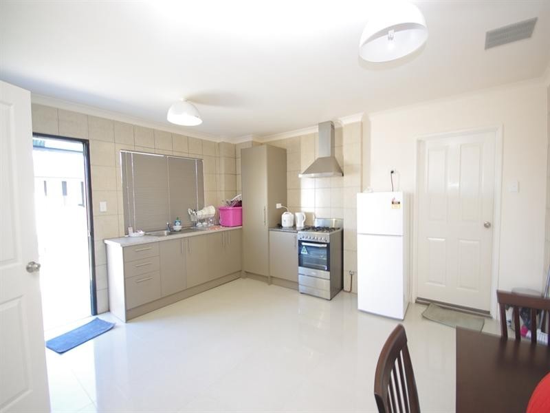 33 Colne Way, Girrawheen WA 6064