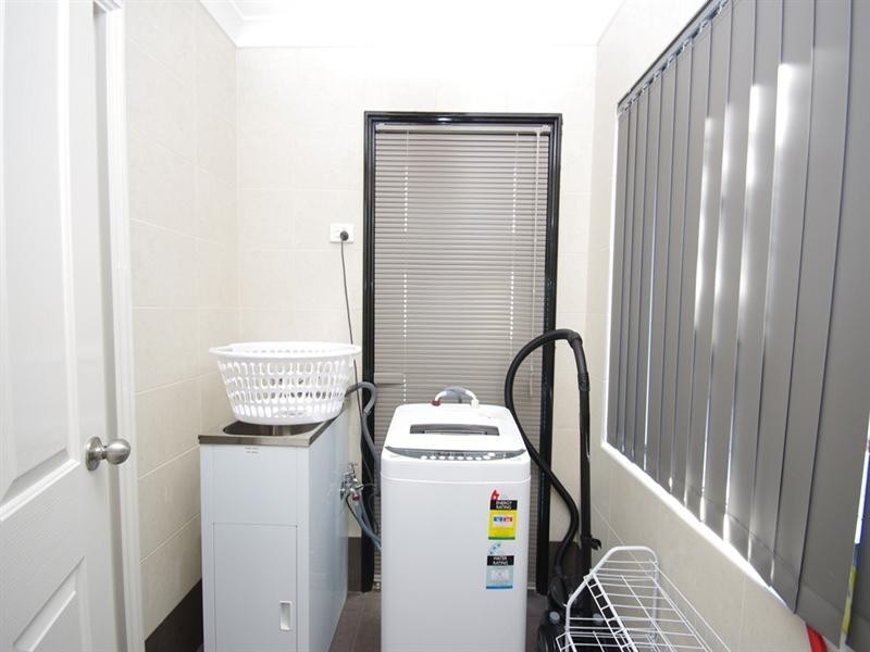 33 Colne Way, Girrawheen WA 6064