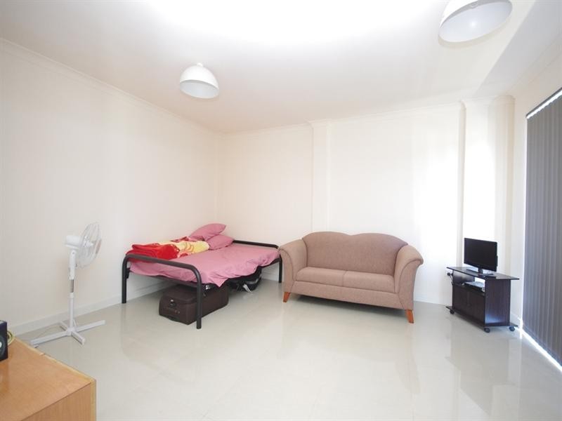 33 Colne Way, Girrawheen WA 6064