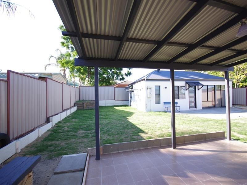 33 Colne Way, Girrawheen WA 6064