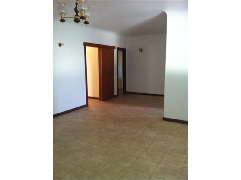 33 Maurice Street, Embleton WA 6062