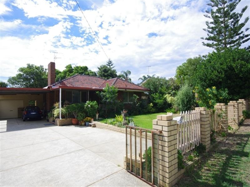 31 Albourne Place, Balga WA 6061