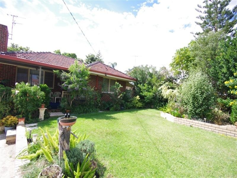 31 Albourne Place, Balga WA 6061