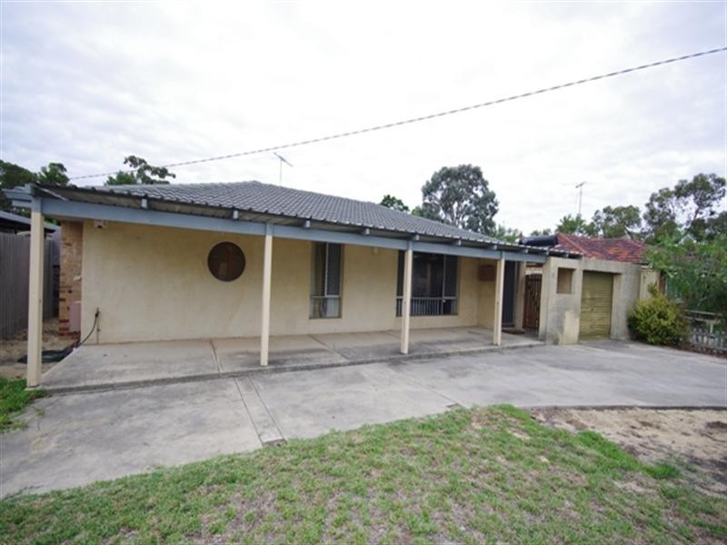 51 Golders Way, Girrawheen WA 6064