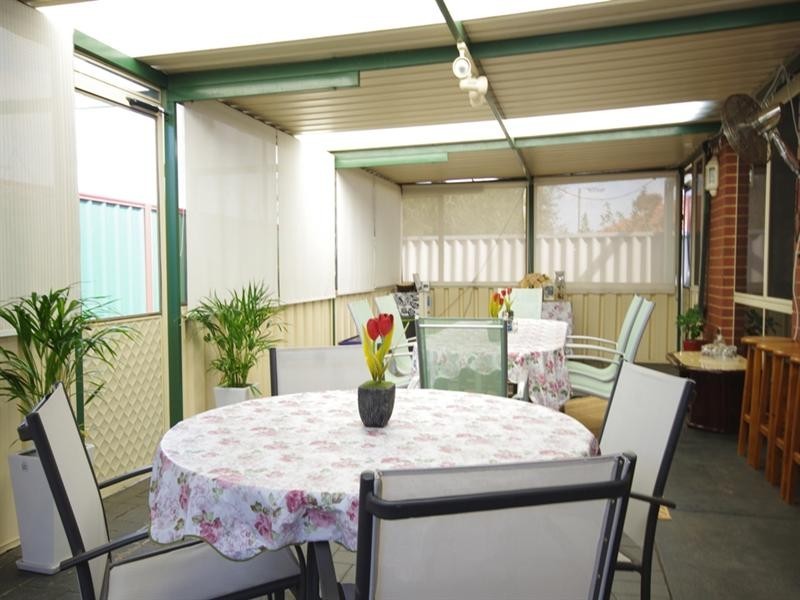 8 Curtin Road, Marangaroo WA 6064