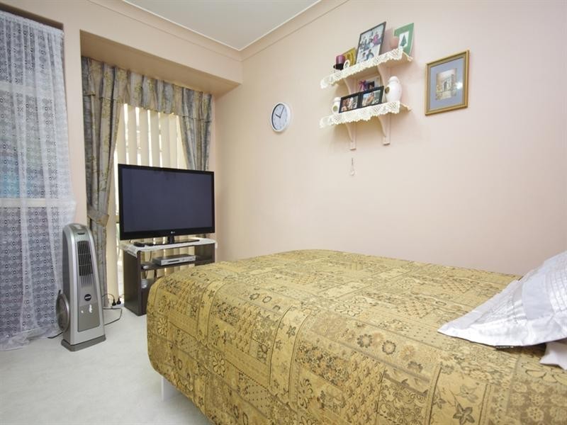 8 Curtin Road, Marangaroo WA 6064