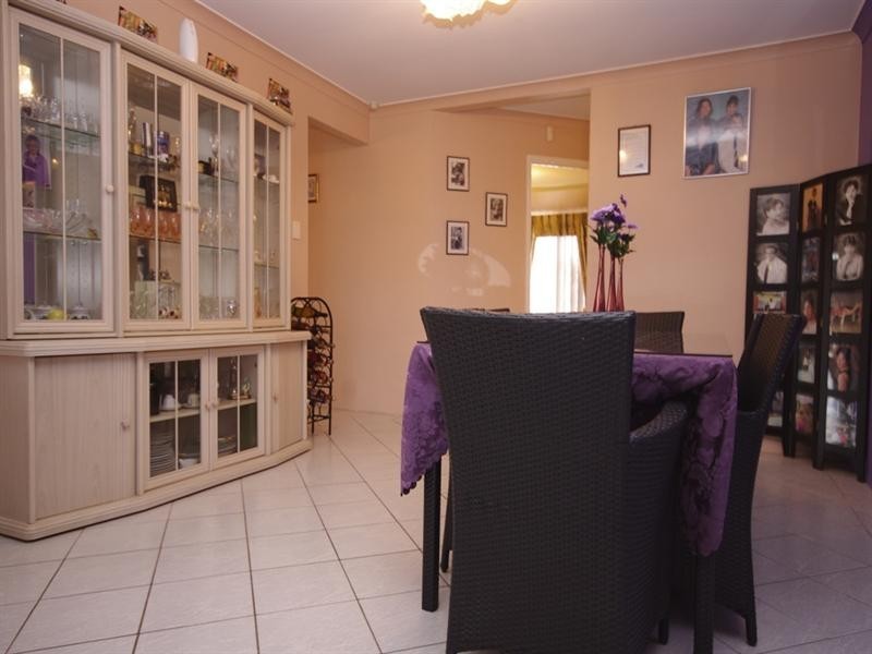 8 Curtin Road, Marangaroo WA 6064