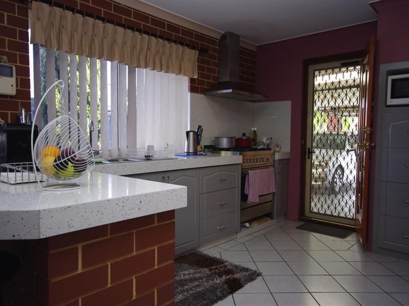 8 Curtin Road, Marangaroo WA 6064