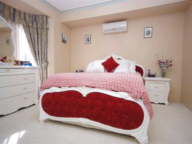 8 Curtin Road, Marangaroo WA 6064