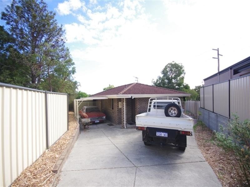 18b Chestnut Grove, Mirrabooka WA 6061