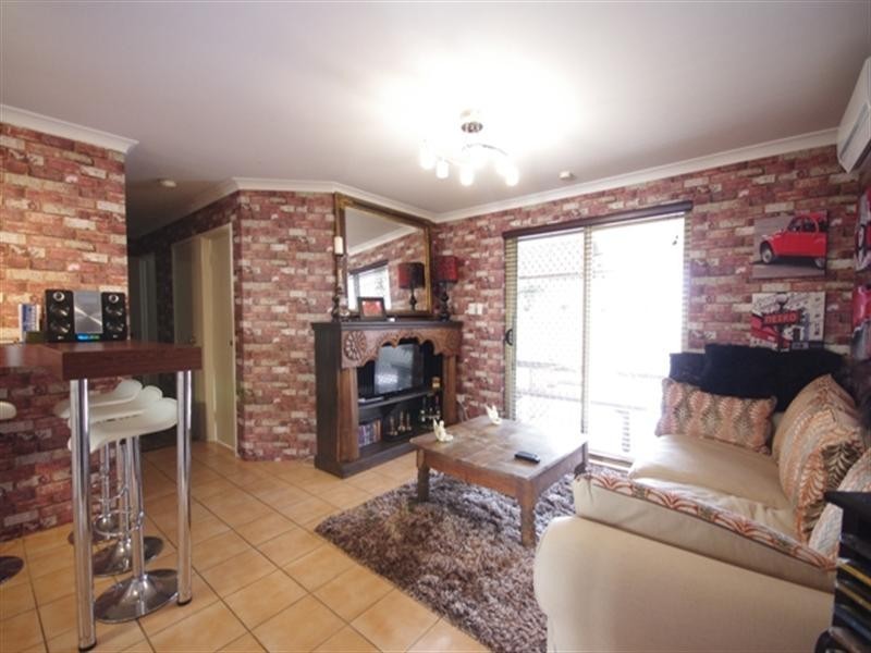 18b Chestnut Grove, Mirrabooka WA 6061