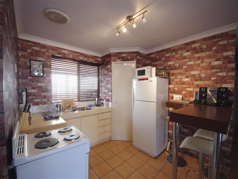 18b Chestnut Grove, Mirrabooka WA 6061