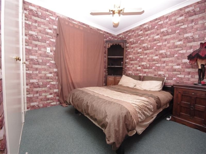 18b Chestnut Grove, Mirrabooka WA 6061