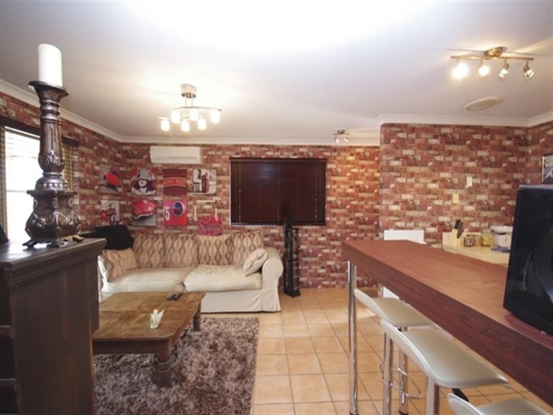 18b Chestnut Grove, Mirrabooka WA 6061