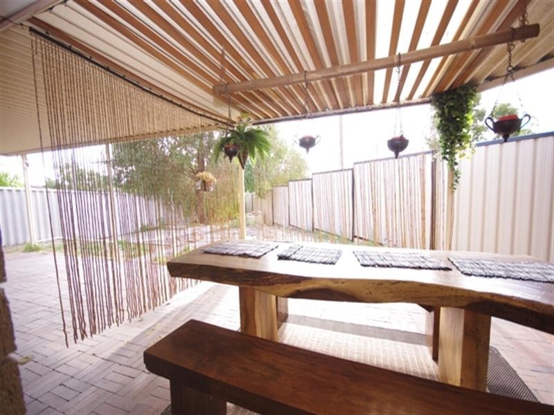 18b Chestnut Grove, Mirrabooka WA 6061