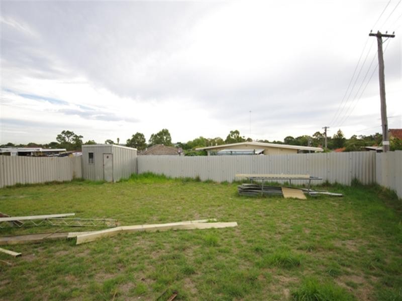 33 Maitland Road, Balga WA 6061