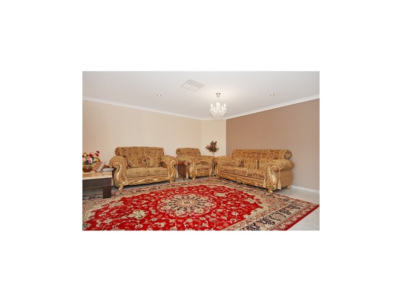 2 McNamara Place, Marangaroo WA 6064