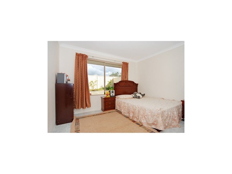 2 McNamara Place, Marangaroo WA 6064