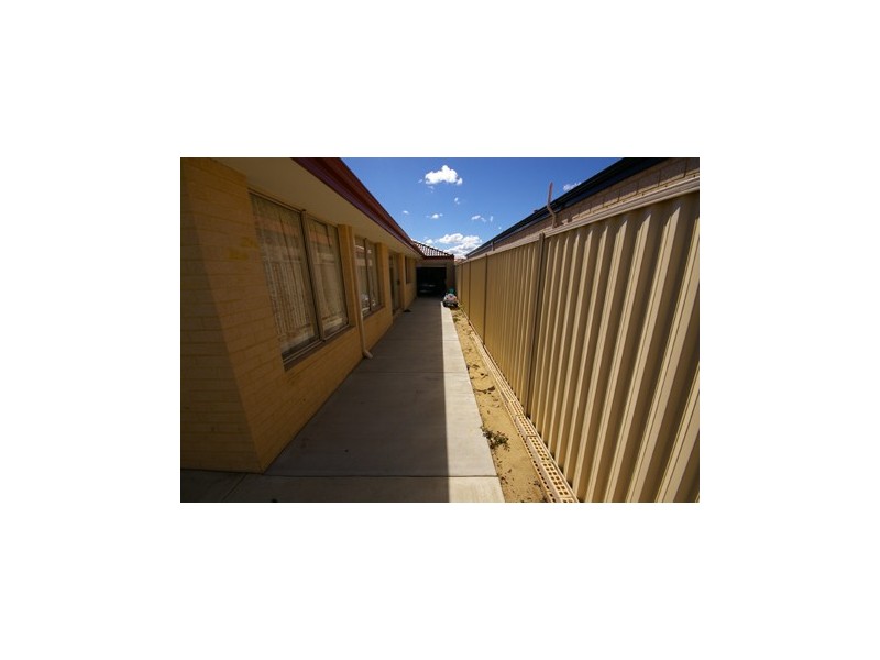 2 McNamara Place, Marangaroo WA 6064