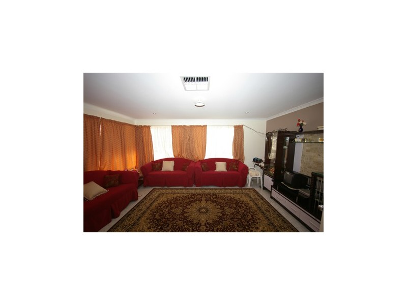 2 McNamara Place, Marangaroo WA 6064