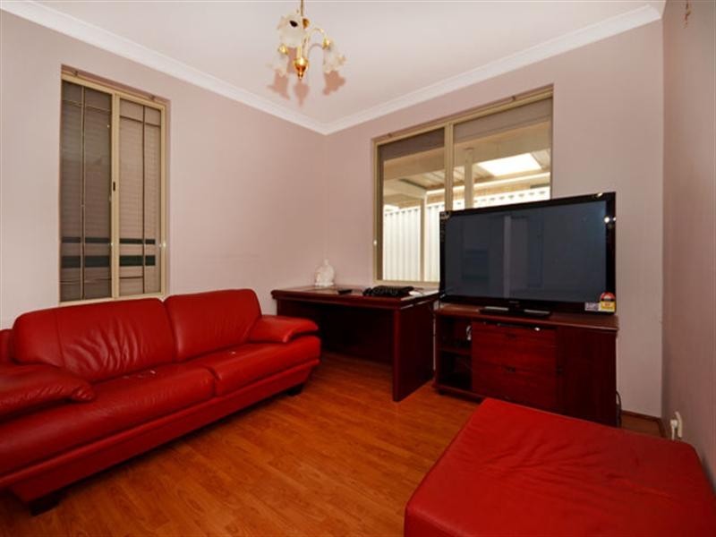 12 Degree Court, Marangaroo WA 6064