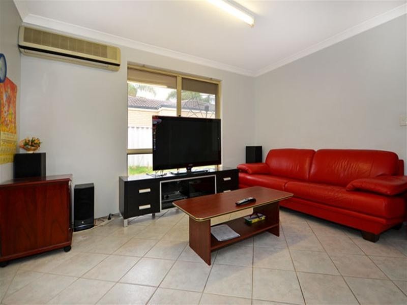 12 Degree Court, Marangaroo WA 6064