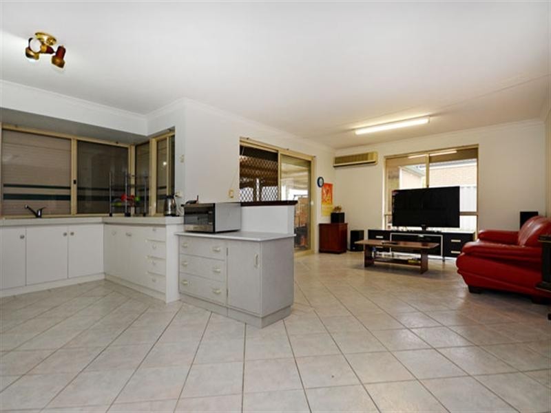 12 Degree Court, Marangaroo WA 6064