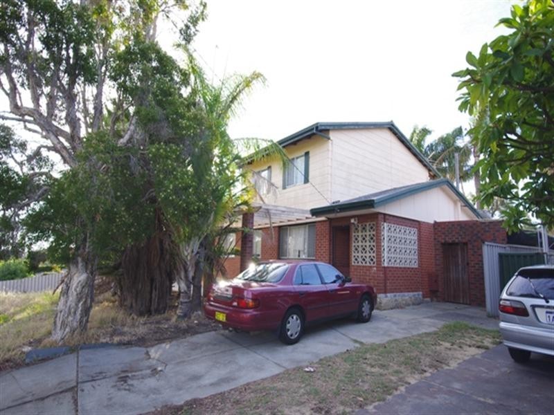 29 Templeton Crescent, Girrawheen WA 6064