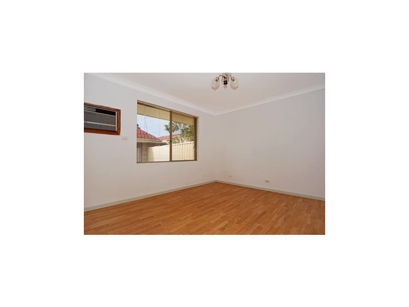 9/23 Cromwell Road, Alexander Heights WA 6064