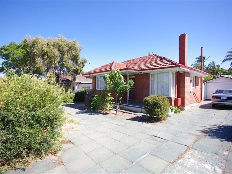 39 Curlington Crescent, Balga WA 6061