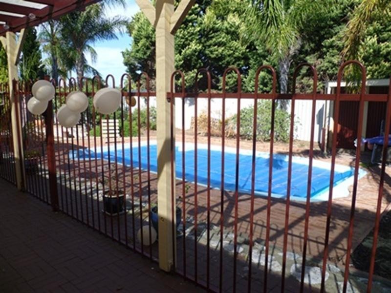 11 Ambleside Close, Balga WA 6061