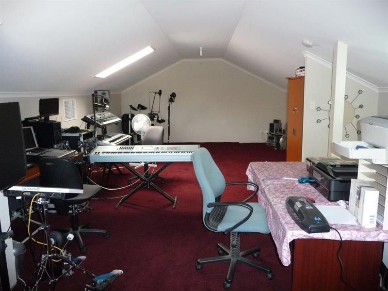 21 Balikpapan Avenue, Dianella WA 6059