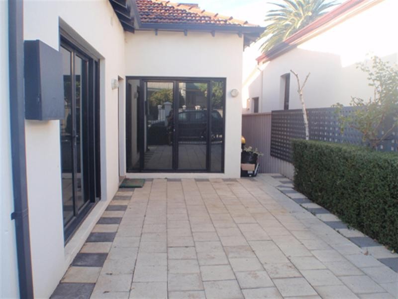 18 Ruth Street, Perth WA 6000