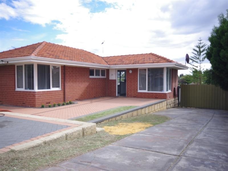 21 Roxwell Way, Girrawheen WA 6064